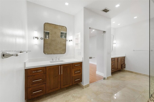 Building Photo - Winged Foot Drive, Hialeah, FL 33015 - 4 BR 3 BA house