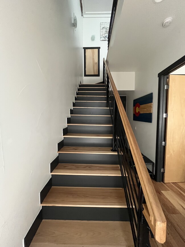 Building Photo - 2830 W 26th Ave