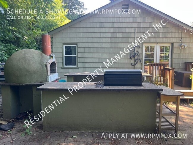 Building Photo - 4512 SW Fairvale Ct