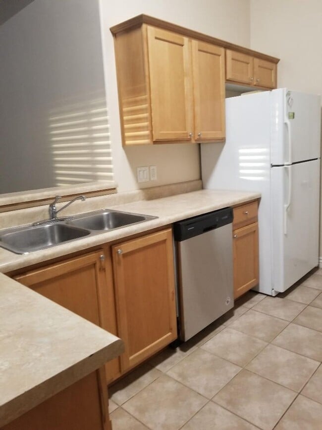 Building Photo - Southern View Subdivision Townhome