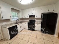 Building Photo - 4179 Ravenwood Dr
