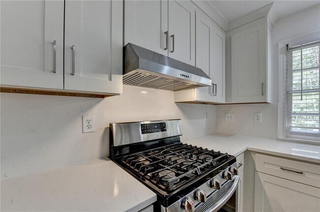 Building Photo - 6535 Ganton Dr