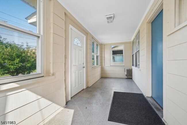 Building Photo - 378 Boyden Ave