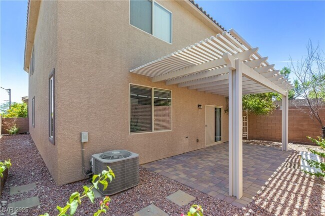 Building Photo - 7605 Lake Fork Peak St