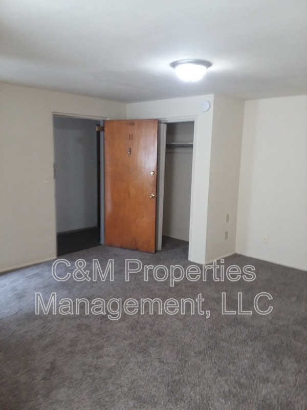 Building Photo - 230 Ludlow Ave