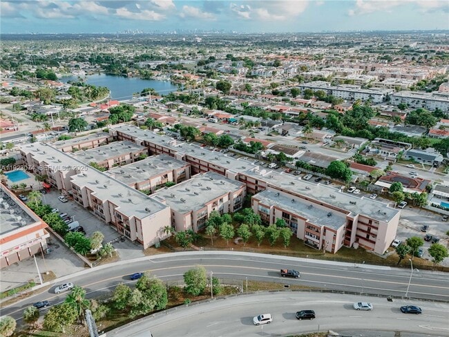 Building Photo - 1900 W 68th St