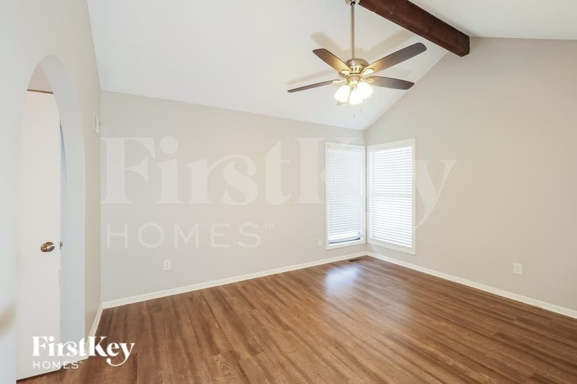 Building Photo - 6704 NW Mirror Lake Terrace