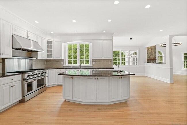 Building Photo - 5 Winthrop Hill