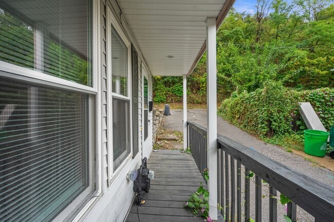 Building Photo - 322 Gildenfenny St
