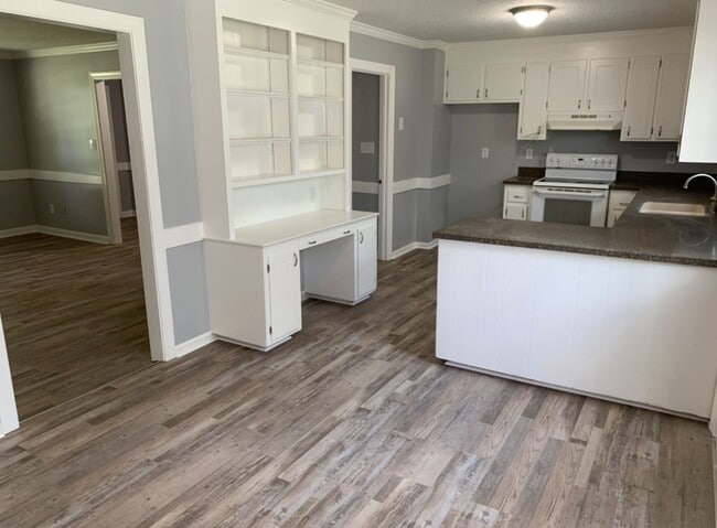 Building Photo - 932 Brandywine Ln