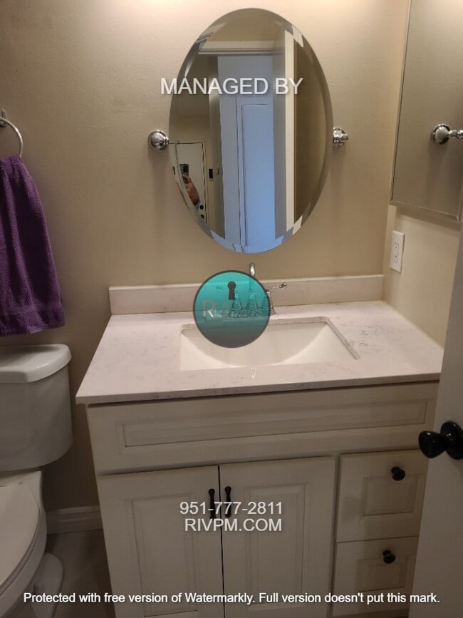 Building Photo - Beautiful home with great curb appeal!