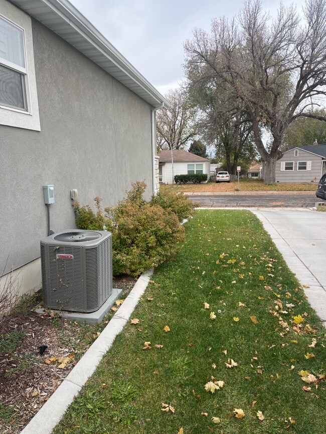 Building Photo - Beautiful Home in the Heart of Provo!