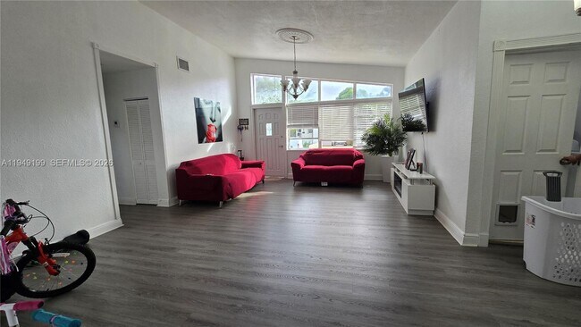 Building Photo - 8261 SW 34th Terrace