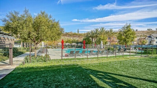 Building Photo - 27623 Solana Wy