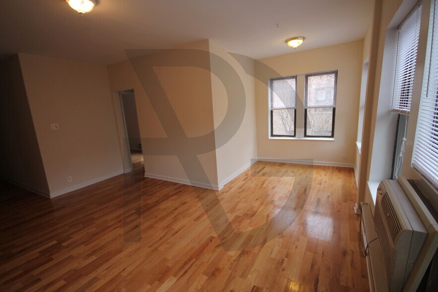 Building Photo - 3721 N Pine Grove Ave