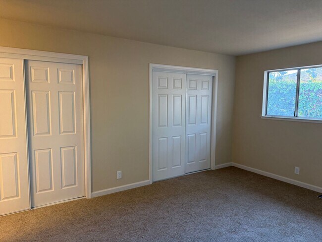 Building Photo - Kent/Pal