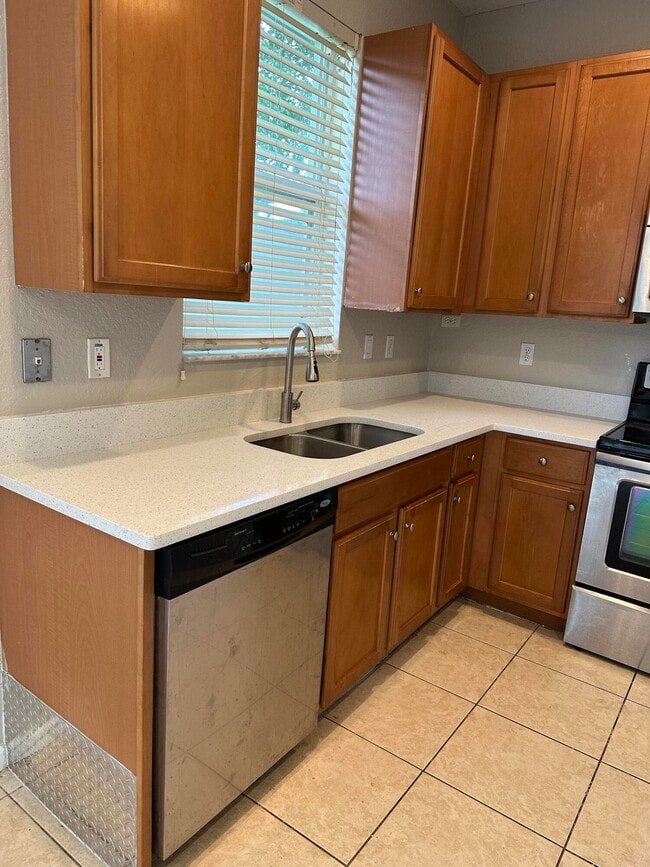 Building Photo - 5012 Starblaze Dr
