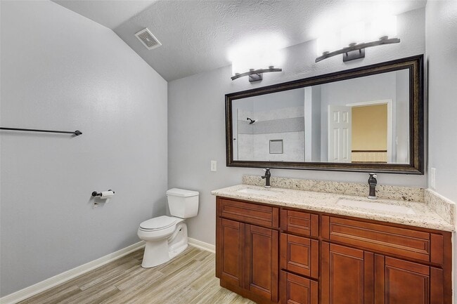 Building Photo - 5410 Linden Grove Ct