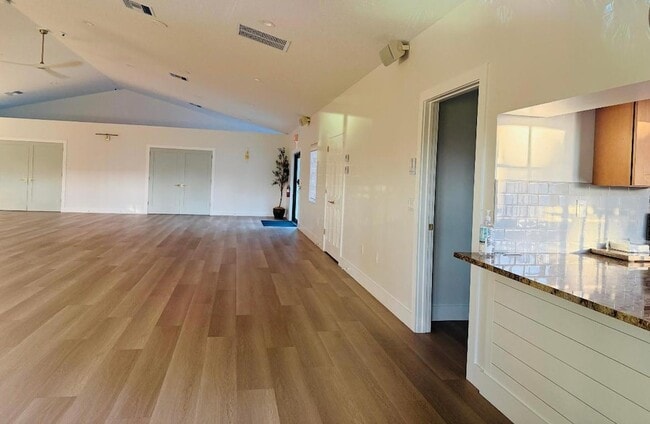 Building Photo - 7759 Great Glen Cir