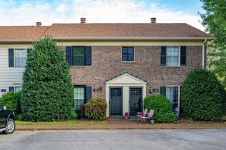 Building Photo - 2 bed 1.5 bath townhome for rent in Brentwood!