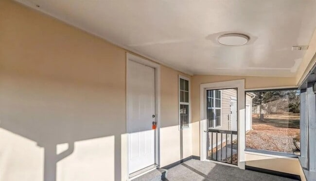 Building Photo - Welcome to this Newly renovated  3 bedroom...