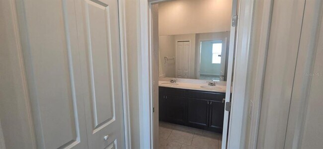 Building Photo - 212 Bergamot Lp