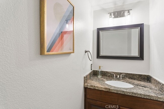 Building Photo - 33882 Diana Dr