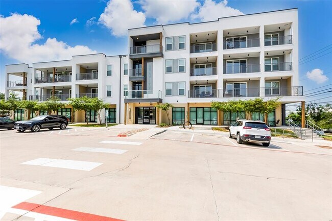 Building Photo - 4801 Springdale Rd