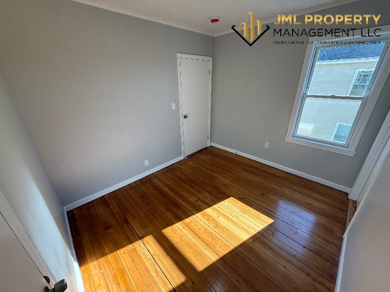 Building Photo - 52 Pitman St