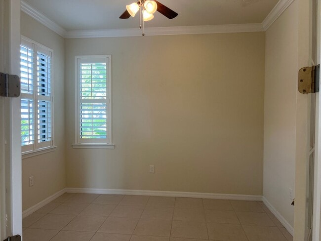 Building Photo - 2 bedroom, 2 bathroom attached villa home ...