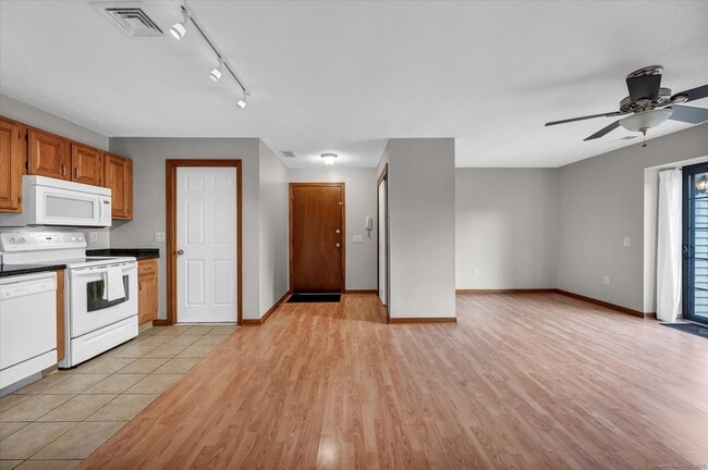 Building Photo - 48 N Mountain Rd