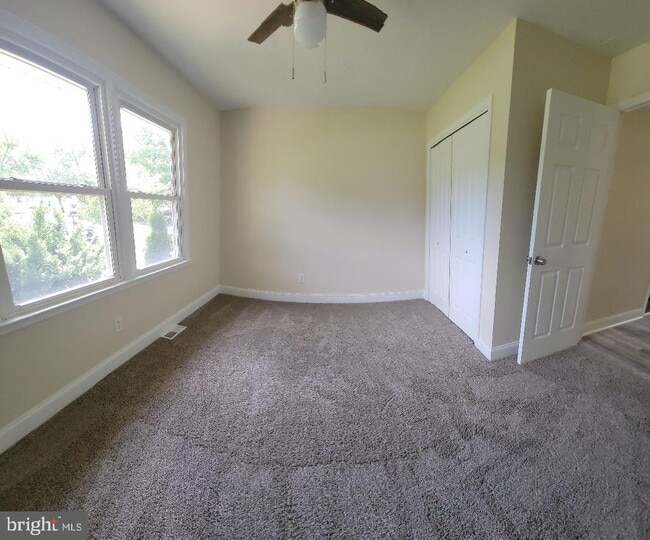 Building Photo - 601 Perry Dr