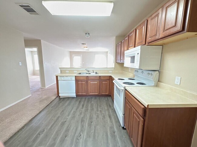 Building Photo - 1000 Bluff Meadow Cove