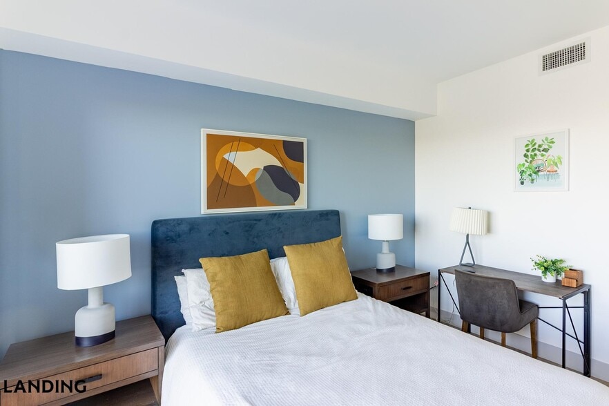 Building Photo - 1155 NE 126th St