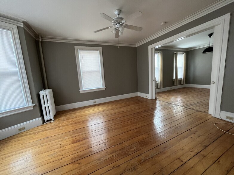 Building Photo - 203 Howell St