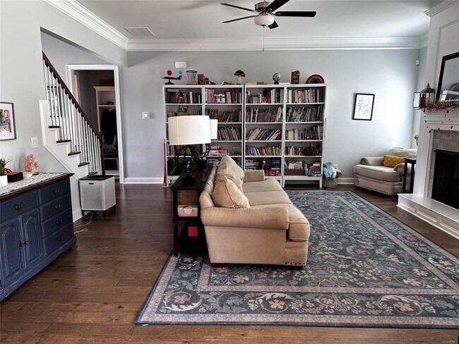 Building Photo - 1425 Charleston Dr