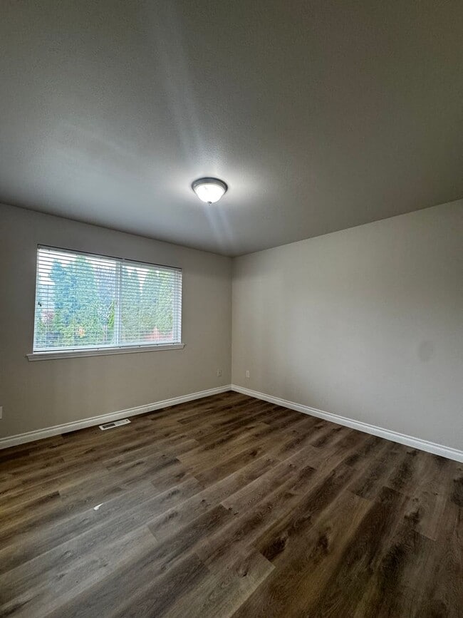 Building Photo - 2203 N Abbey Glen Ct