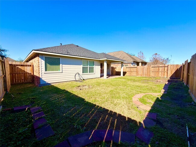 Building Photo - 11807 Green Colling Park Dr