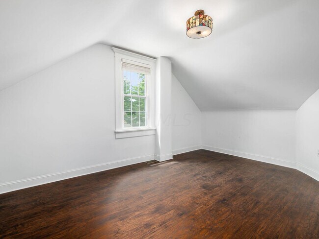 Building Photo - 1091 S Washington Ave