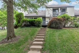 Building Photo - 240 Arrowood Way