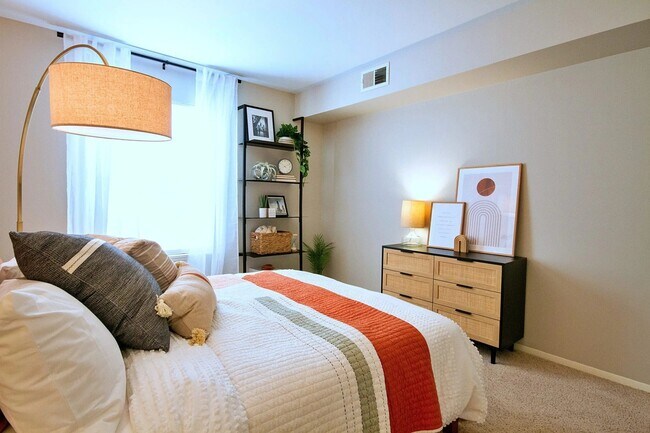 Building Photo - 4130 Landing Dr