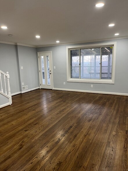 Building Photo - 5317 Leverett St