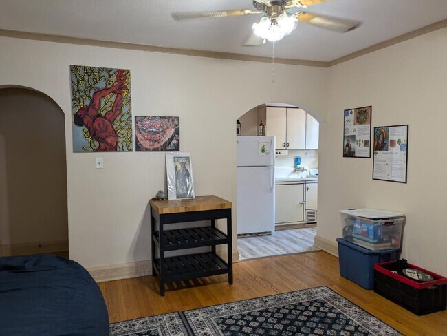 Building Photo - 328 W St Charles Rd