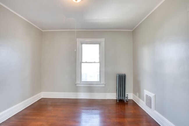 Building Photo - 325 Chestnut St