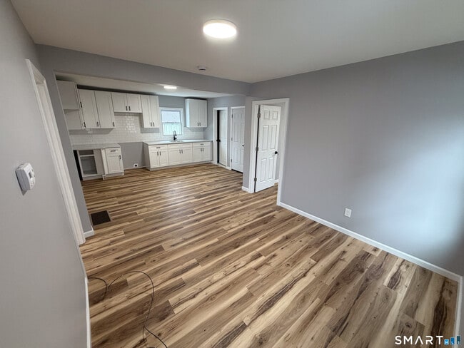 Building Photo - 228 Holly St