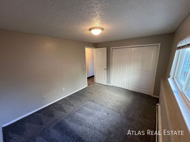 Building Photo - 415 St Vrain Pl