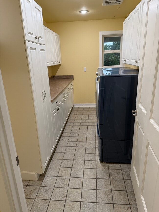 Building Photo - 184 Capitol Ridge Rd