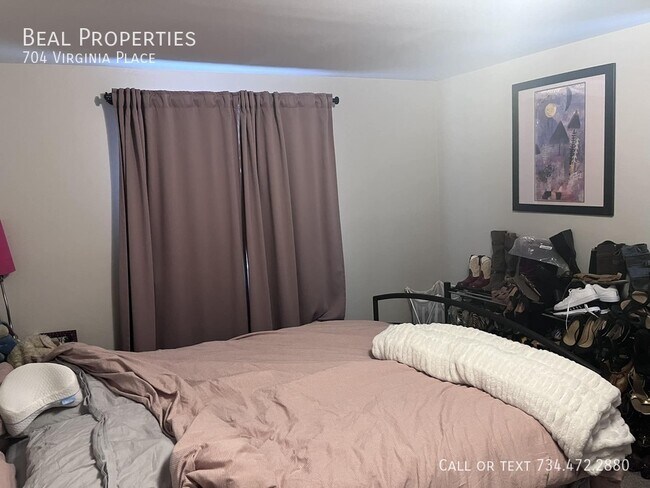 Building Photo - 704 Virginia Pl