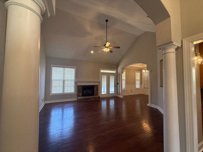 Building Photo - Well Maintained One Level Home in Gardens at Gatewood