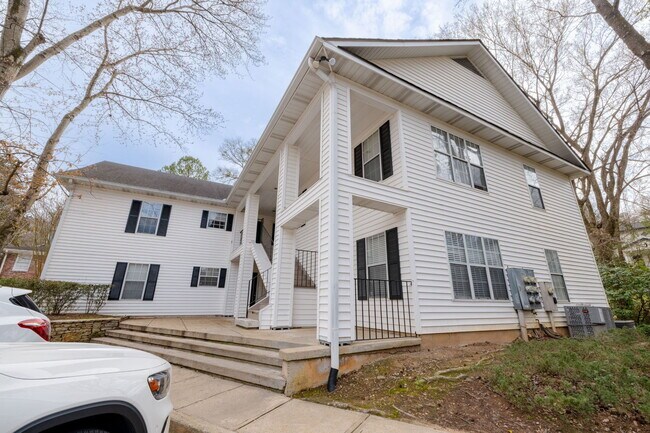 Building Photo - 987 Collier Rd NW